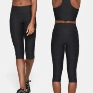 Outdoor Voices Warmup Crop Leggings - BLACK